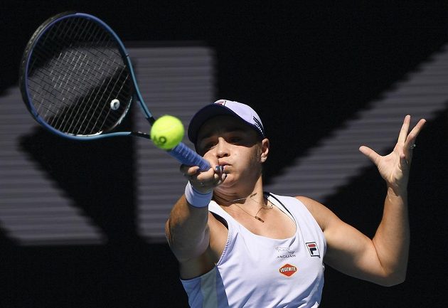 Australská tenistka Ash Bartyová řádila ve čtvrtfinále Australian Open jako uragán. Češka Muchová neměla v první sadě nárok, prohrála ji 1:6.