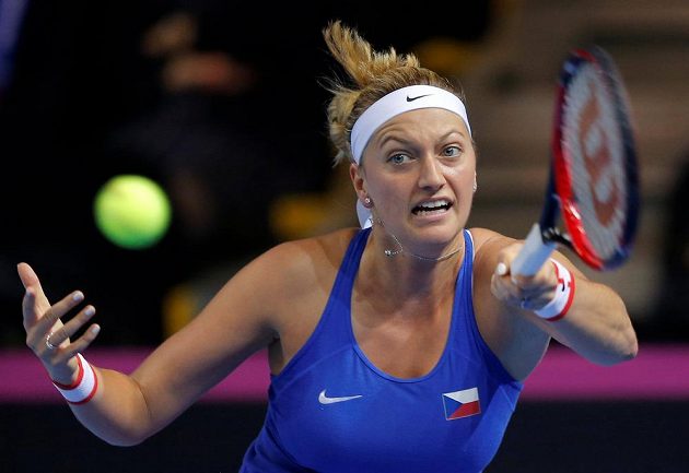 Česká tenistka Petra Kvitová ve finále Fed Cupu ve Štrasburku proti Francouzce Garcíaové.
