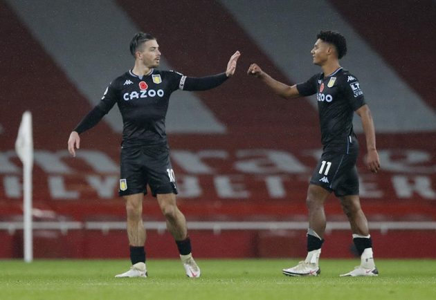 Útočník Aston Villy Ollie Watkins se po nedělní překvapivé výhře 3:0 v anglické lize na hřišti Arsenalu rozplýval nad tím, jak dvěma góly pomohl porazit tým, kterému odmalička fandí.