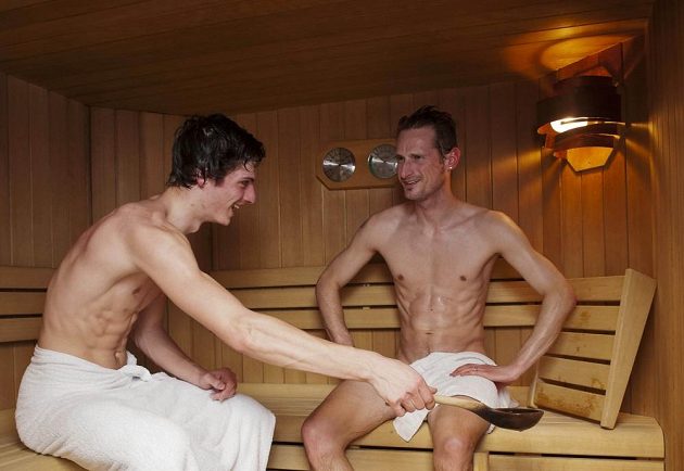 Jakub Janda (vpravo) a Čestmír Kožíšek při regeneraci na MS ve Val di Fiemme.