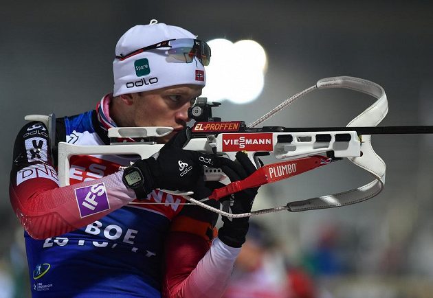 Horký favorit norský biatlonista Johannes Thingnes Bö při tréninku střelby v Novém Městě na Moravě před závody Světového poháru.