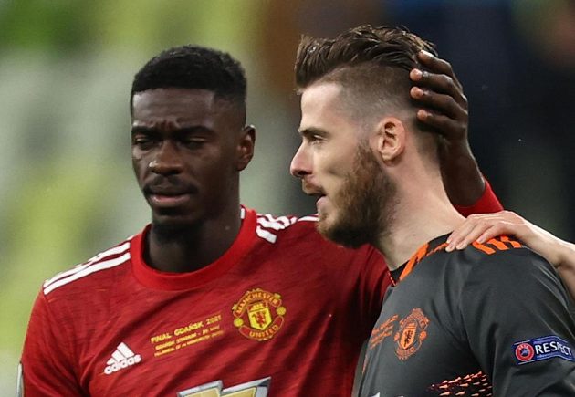 Fotbalisté španělského Villarrealu slaví triumf v Evropské lize, ve finále porazili po penaltovém rozstřelu Manchester United.