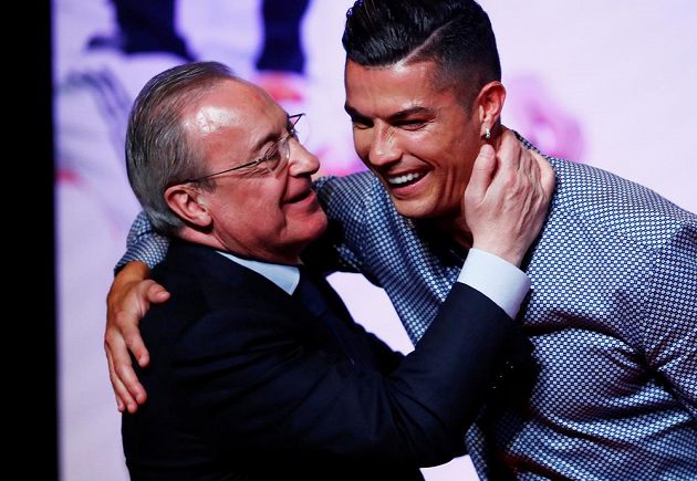 Prezident Realu Madrid Florentino Pérez tvrdí, že bývalé hvězdě Bílého baletu Cristianu Ronaldovi pořád fandí.