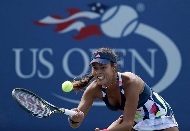 Srbská tenistka Ana Ivanovičová v zápase s Denisou Allertovou v prvním kole US Open.