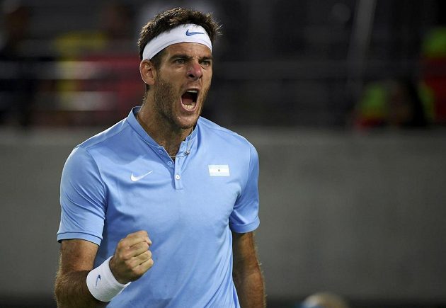 Argentinec Juan Martín del Potro se raduje z vítězného úderu ve finále olympijského turnaje proti Andymu Murraymu.