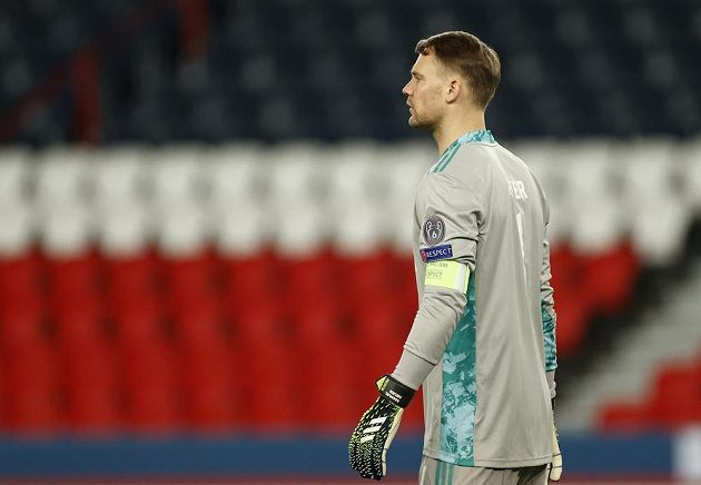 Brankář Bayernu Mnichov Manuel Neuer během čtvrtfinále Ligy mistrů s PSG.