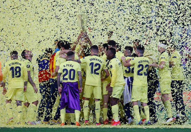 Fotbalisté Villarrealu poprvé vyhráli Evropskou ligu. Ve finále v polském Gdaňsku porazili favorizovaný Manchester United v dramatickém penaltovém rozstřelu 11:10. V normální hrací době i po prodloužení zápas skončil 1:1.