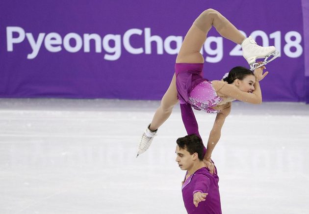 Sportovní dvojice Anna Dušková a Martin Bidař má za sebou na olympiádě krátký program.