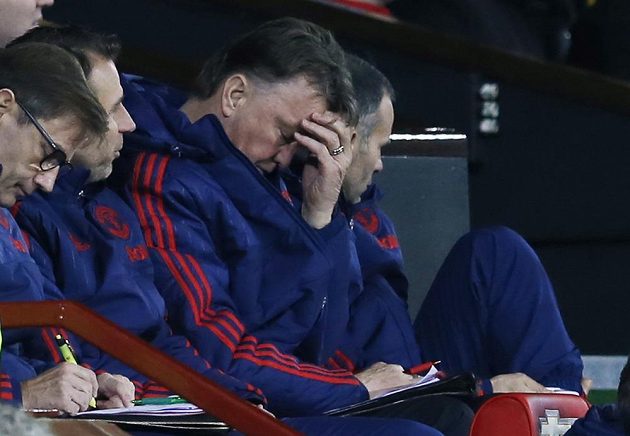 Louis van Gaal se na lavičce Rudých ďáblů dovede ovládat, i když někdy je naštvaný až hrůza.