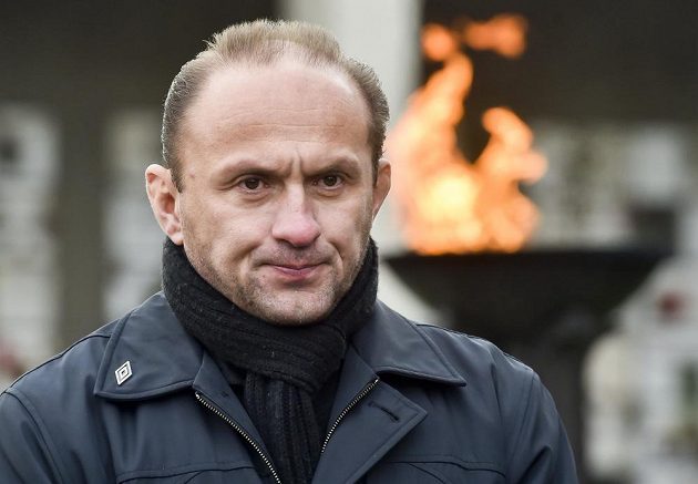 Bývalý fotbalista Pavel Verbíř přichází na poslední rozloučení s fotbalovým trenérem Josefem Pešicem. Bývalý kouč české reprezentace Pešice zemřel 18. prosince ve věku 67 let.