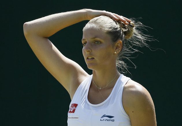 Česká tenistka Kristýna Plíšková v zápase 3. kola Wimbledonu s Rumunkou Monicou Niculescuovou.