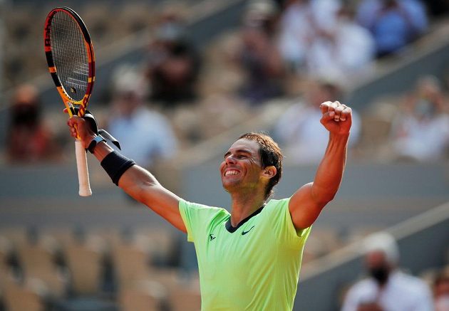 Radost antukového krále. Španělský tenista Rafael Nadal je počtrnácté v semifinále Roland Garros.