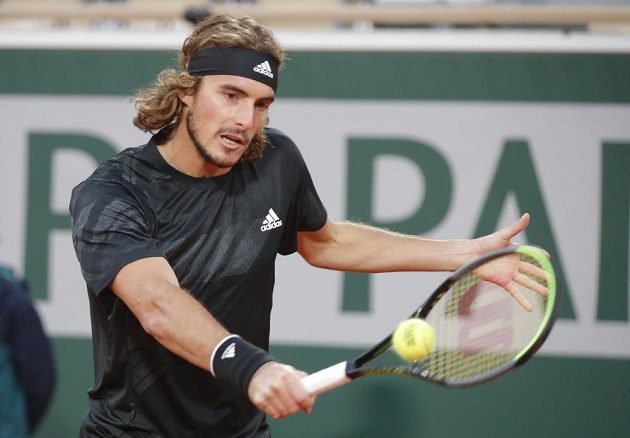 Stefanos Tsitsipas v souboji s Novakem Djokovičem o postup do finále French Open