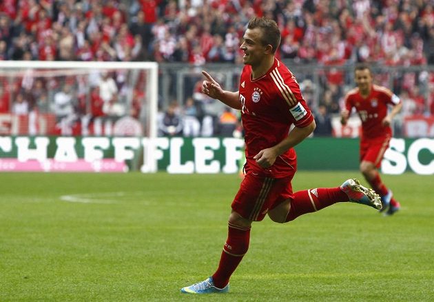 Ofenzivní záložník Bayernu Xherdan Shaqiri slaví svou trefu proti Norimberku.