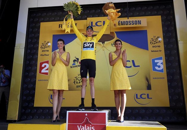 Britský cyklista Chris Froome zvýšil náskok v celkovém pořadí Tour na téměř a dvě a půl minuty.