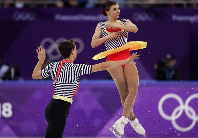 České sportovní dvojici Anna Dušková, Martin Bidař se při olympijské premiéře dařilo i ve volné jízdě. S vystoupením mohou být spokojení.