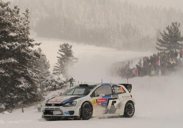 Sébastien Ogier s Volkswagenem Polo WRC na trati loňské Rallye Monte Carlo, kde načal cestu k prvnímu titulu kariéry.