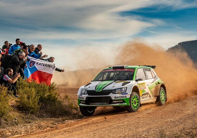 Jan Kopecký se Škodou Fabia R5 na trati Katalánské rallye.