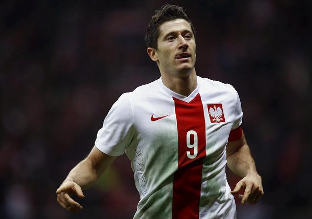 Pozor na něho v úterý, Češi. Kanonýr Robert Lewandowski rozhodl dvěma góly o výhře Polska 4:2 v přátelském duelu s Islandem.