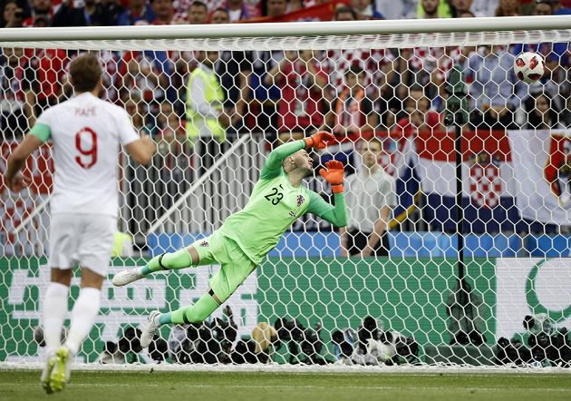 Angličan Harry Kane se sice tentokrát jen díval, ale stejně mohl slavit. Chorvatský gólman Danijel Subašič totiž neměl nárok proti ráně z trestného kopu v podání Kierana Trippiera.