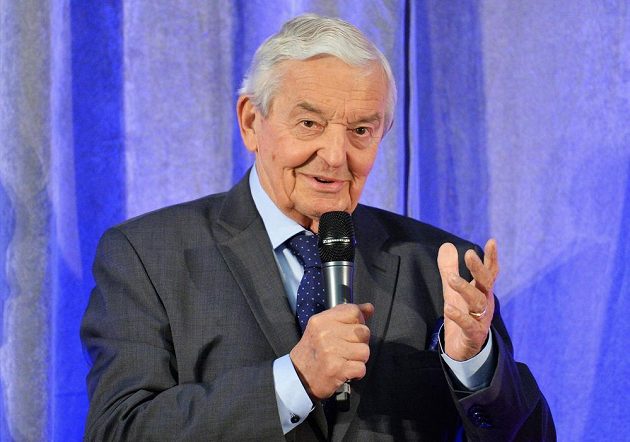 Cenou Českého klubu fair play za celoživotní postoj klub ocenil Rudolfa Baťu, bývalého hokejového rozhodčího a dosud fotbalového funkcionáře.