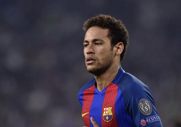 Barcelonský Brazilec Neymar byl po čtvrtfinále Ligy mistrů na hřišti Juventusu pořádně zklamaný. Italský tým zápas ovládl.
