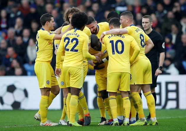 Fotbalisté Chelsea slaví, vyhráli zápas Premier League na hřišti Crystal Palace.