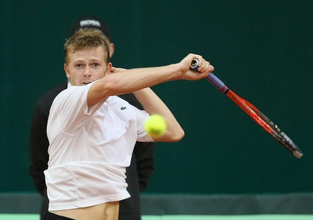 Kazašský reprezentant Andrej Golubjov utkání s českým tenistou Lukášem Rosolem.