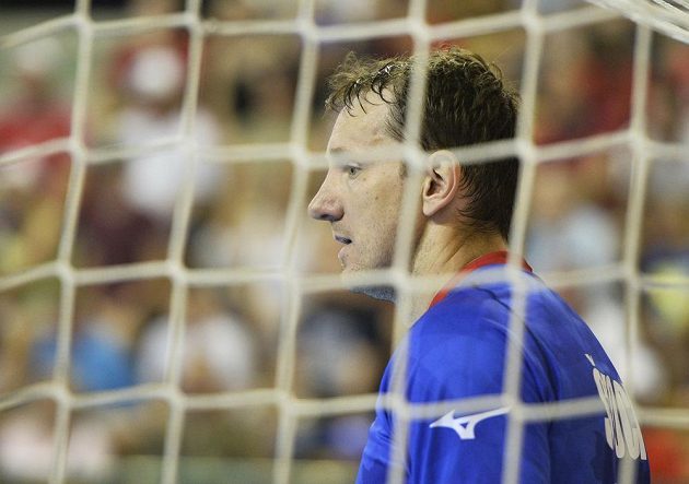 Český brankář Petr Štochl v úvodním utkání play off kvalifikace MS házenkářů čaroval a jeho výkon pomohl k těsné výhře nad Ruskem.