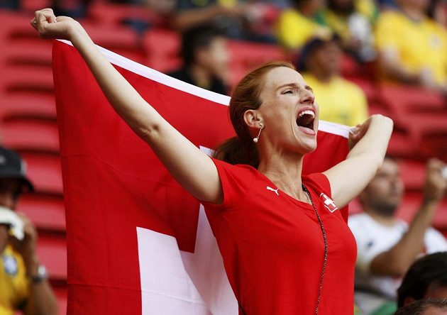 Ani švýcarské fanynky si nenechaly ujít vystoupení svých fotbalistů na šampionátu v Brazílii.