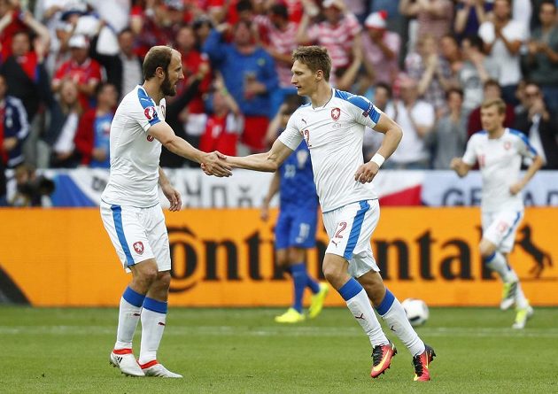 Milan Škoda a Roman Hubník (vlevo) krátce po brance slávistického útočníka.