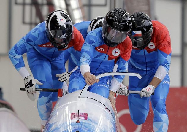 Český čtyřbob ve složení Jan Vrba, Jan Stokláska, Dominik Suchý a David Egydy se do čtvrté olympijské jízdy nekvalifikoval.