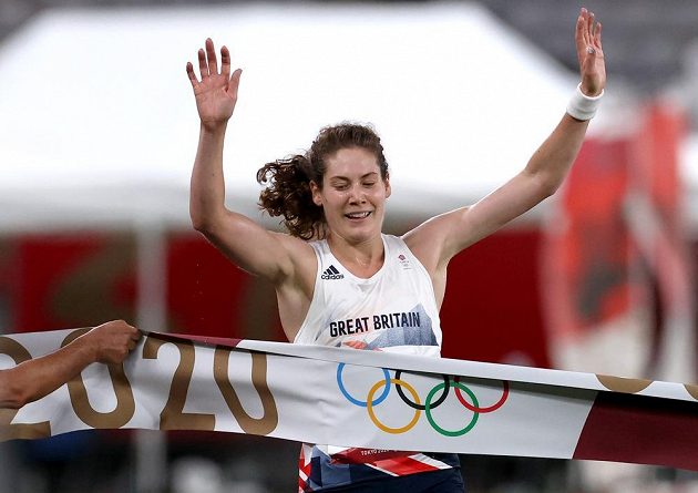 Olympijskou vítězkou v moderním pětiboji se v Tokiu stala Britka Kate Frenchová