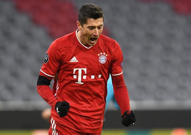 Kanonýr Bayernu Robert Lewandowski otevřel skóre zápasu 4. kola Ligy mistrů proti Salcburku.