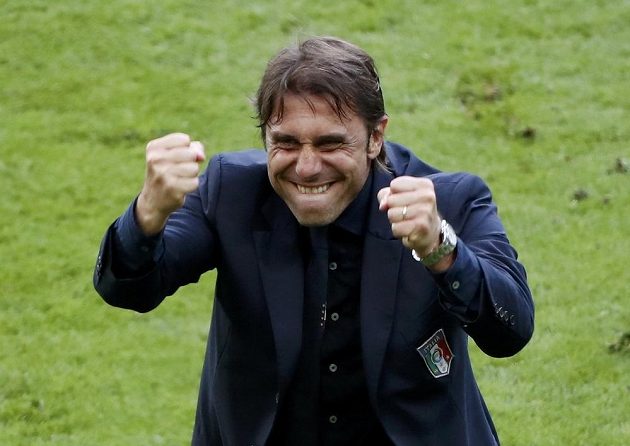 Italský trenér Antonio Conte se raduje z postupu přes Španělsko do čtvrtfinále.