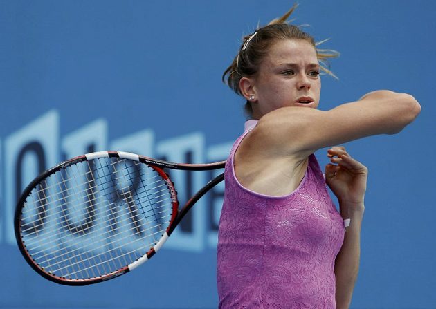 Italka Camila Giorgiová v duelu druhého kola Australian Open proti Tereze Smitkové.