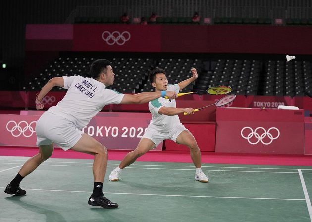 Čtyřhru badmintonistů na olympiádě v Tokiu vyhráli Li Jang, Wang Č'Lin z Tchaj-wanu