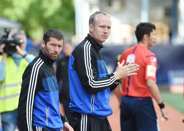 Asistent Ladislav Onofrej (vlevo) a hlavní trenér Olomouce Jiří Jílek po zápase s Teplicemi (6:0).