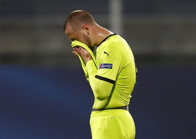 Zklamaný český fotbalista Filip Havelka po porážce na ME do 21 let se Španělskem.