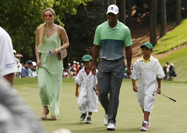 Tiger Woods, jeho přítelkyně i slavná lyžařka Lindsey Vonnová (vlevo) a děti amerického golfisty, dcera Sam (vpravo) a syn Charlie.