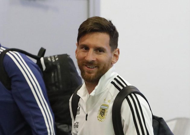 Řada fotbalových reprezentací ještě hrála generálky před MS, Lionel Messi je už ale s národním týmem Argentiny v Rusku.