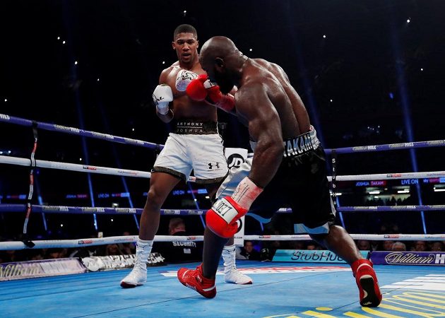 Anthony Joshua a Carlos Takam. Boj Angličana a Kamerunce o boxerského krále těžké váhy.