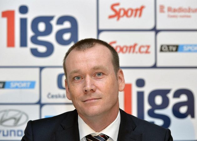 Zástupce nového fotbalového sponzora Dušan Šenkypl, ředitel společnosti ePojištění.cz.