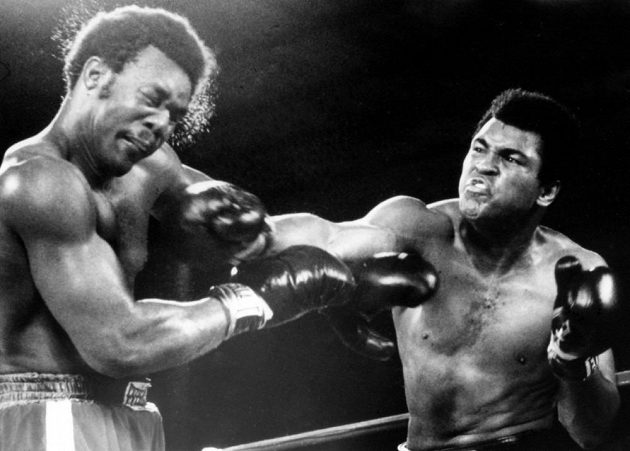 Bývalý boxerský mistr světa George Foreman chce v ringu zmydlit hvězdu bojových filmů Stevena Seagala. Už v říjnu 1974 si to rozdal s legendárním Muhammadem Alim.