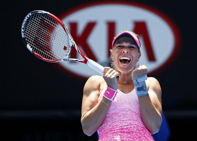 Šťastná Lucie Hradecká po triumfu nad Srbkou Anou Ivanovičovou v 1. kole grandslamového Australian Open.