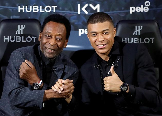 Fotbalový král Pelé byl na schůzce s talentovaným francouzským reprezentantem Kylianem Mbappém dobře naladěný, pak ale skončil v nemocnici.