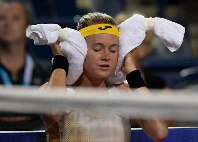 Česká tenistka Marie Bouzková na turnaji v Torontu porazila 6:2, 7:5 osmou hráčku světa a vítězku předloňského US Open Američanku Sloane Stephensovou.