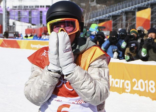 Američan Redmond Gerard bezprostředně po triumfu v olympijském závodě ve slopestylu.
