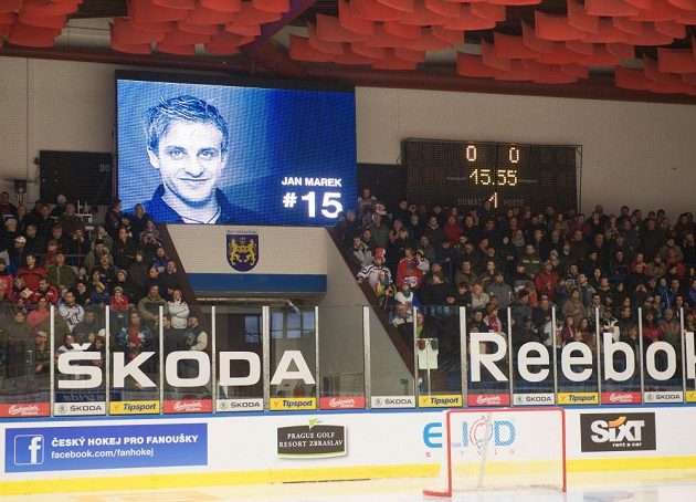 Zimní stadión v Jindřichově Hradci byl 3. dubna před utkáním hokejové Euro Hockey Challenge Česká republika - Lotyšsko pojmenován po zesnulém hokejistovi Janu Markovi.