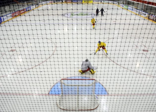 Pouze náhradníci nastoupili ke čtvrtečnímu tréninku české reprezentace v hale Čižovka v Minsku.